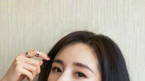 全网心疼杨幂！母亲节被女儿 “无视”，前公公态度太扎心