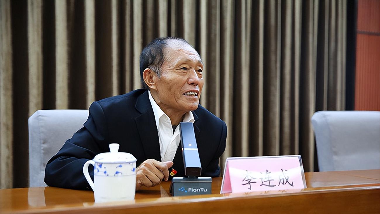 “吃亏”书记！30年让700多人沾光，看病上学全免，人均年入超4万
