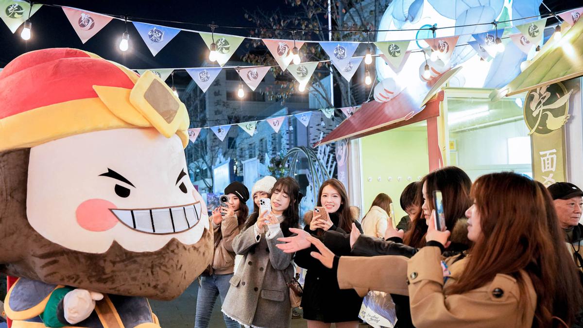 新武将崔芙领衔、洛天依联动打破次元壁 《三国杀》年终福利季开启