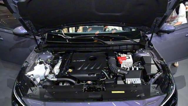 第一款搭载鸿蒙座舱的燃油车来了，限时卖12.99万起有戏吗