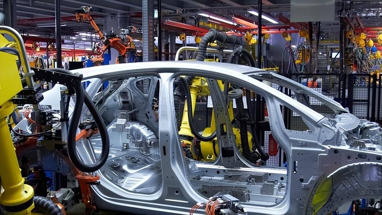 车上有这些东西我劝你赶紧扔掉，关键时候可能会影响安全