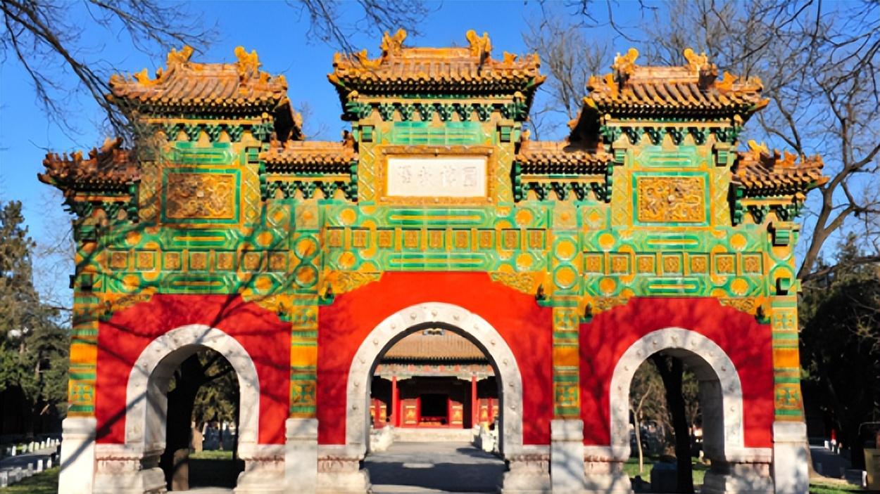 雍正帝重臣鄂尔泰后人今何在：1911年后改姓赵，职务最高的已副省