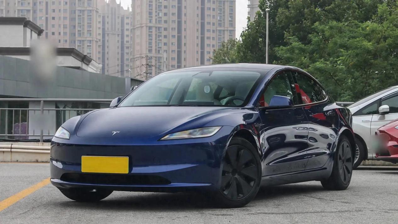 2025年2月中型轿车销量榜，Model3夺冠，雅阁第10，君威仅第33名