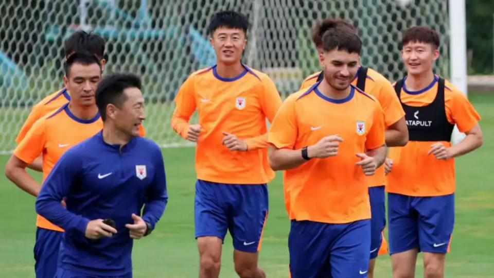 必须严查，洛佩斯年薪高达120万，教练组并没有要求换外援，有人非要换