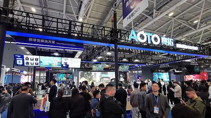 奥拓电子三季报交出瞩目答卷：前三季度净利激增180%，LED影视屏、广告、数字内容三大创新性业务爆发