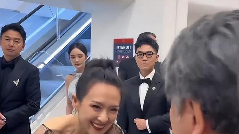 章子怡对打工人甩白眼，对外国高层喜笑颜开，区别对待遭网友怒斥