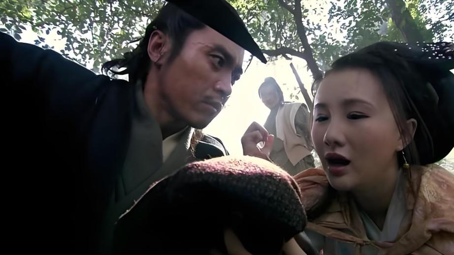 杨雄在杀潘巧云前，为何先剥光她的衣服？怪不得杨雄结局凄惨