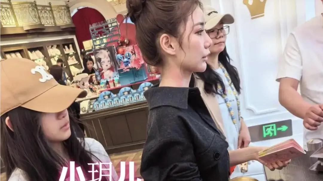 马筱梅婚礼在即爆出“叫床风波”，张颖颖发文讽刺“苍天饶过谁”，汪小菲全程沉默