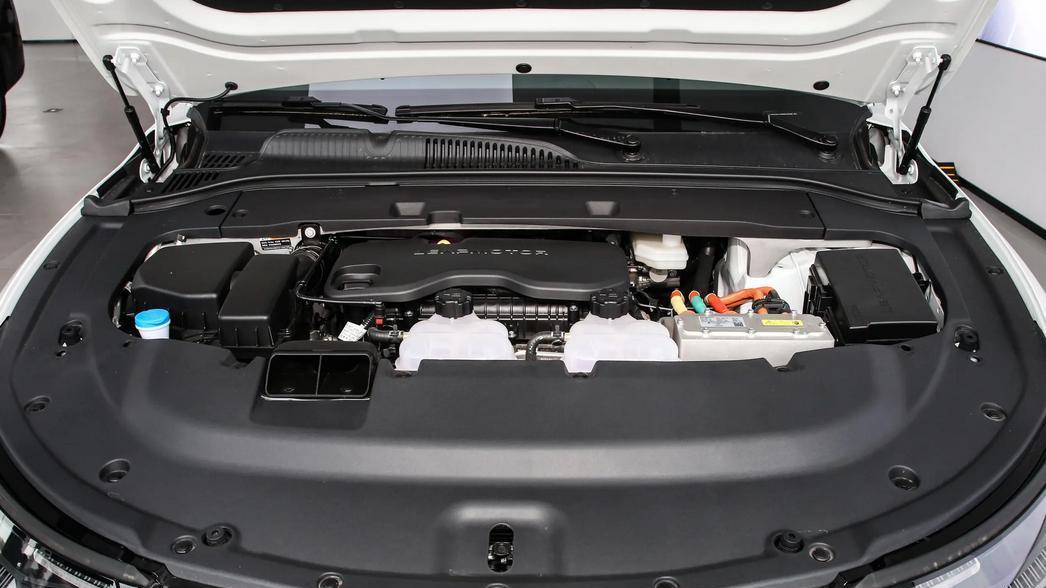 零跑C01价格美丽，座舱配置丰富，预算有限家庭用户不容错过