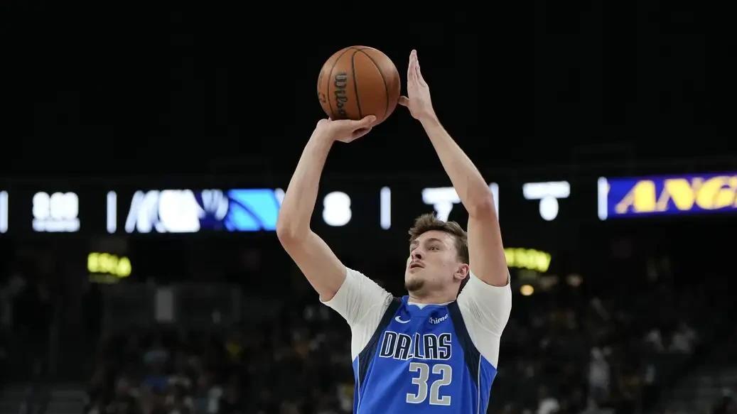 浓眉哥爆发！独行侠122-109狂胜火箭，弗拉格19+5，华盛顿14+7+5