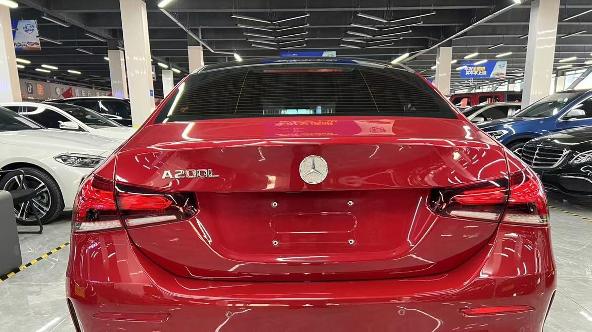 红色旋风，激情驾驭——二手奔驰A200L运动轿车动感版