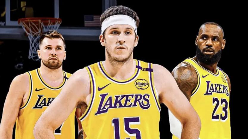 狂轰72+22+14！超级三巨头很强，但无法夺冠，确实应该交易换中锋