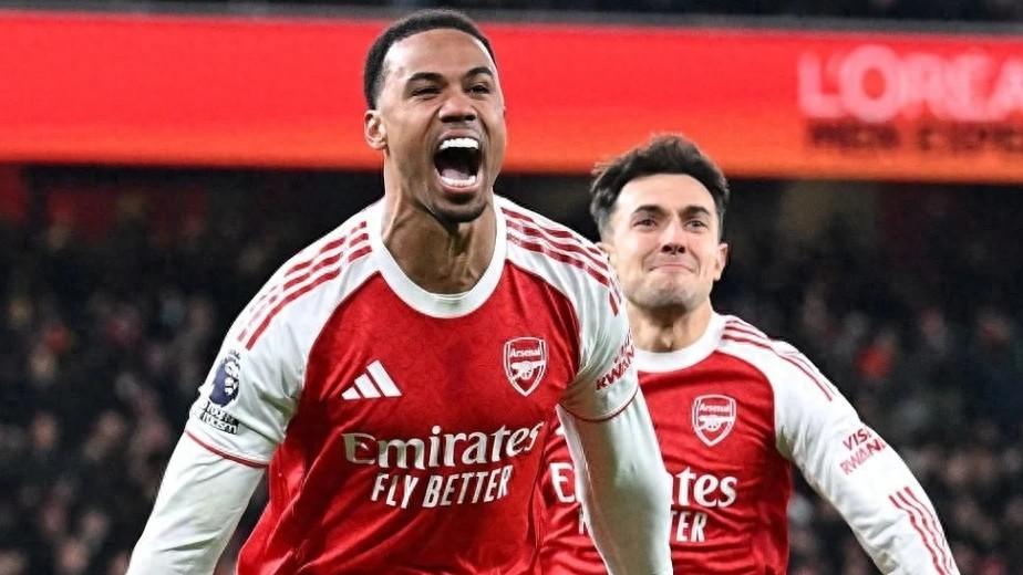 英超：阿森纳主场4比1大胜阿斯顿维拉，强势领跑英超