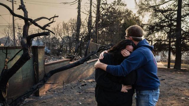 女儿学校被烧，陈冠希呼吁捐款不成反对怼，怒扒无辜者隐私放网上