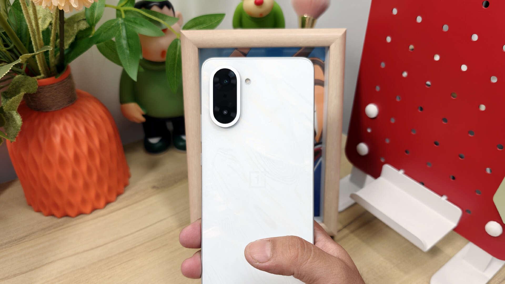 电竞“三芯”加持的一加 Ace 5 竞速版，果然是预算有限的最佳选择