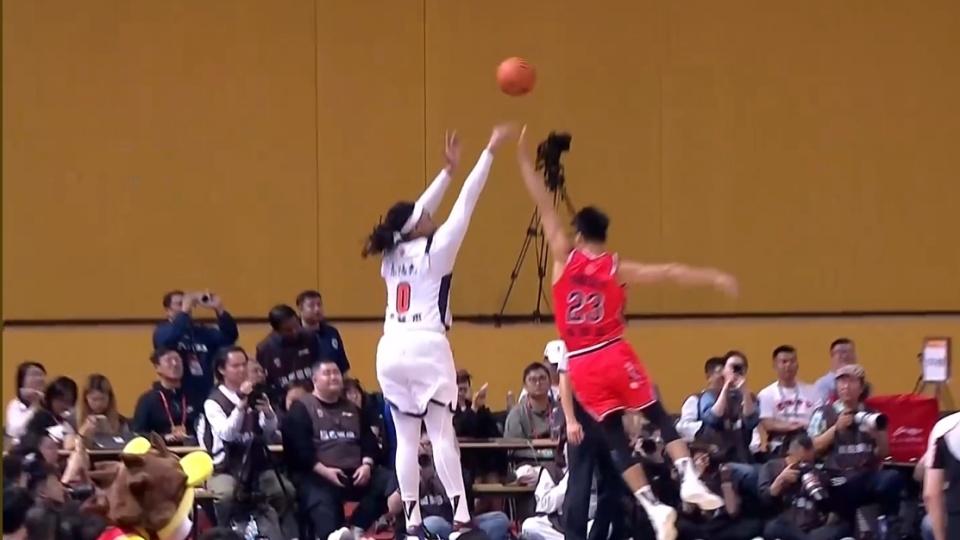 杜锋有使用说明书！萨林杰狂轰32+11关键4分杀死比赛