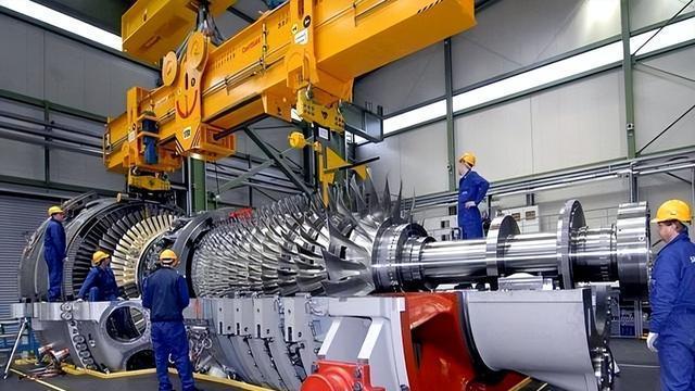 花很多买了个航母空壳？乌专家：光是4个发动机就超过很多