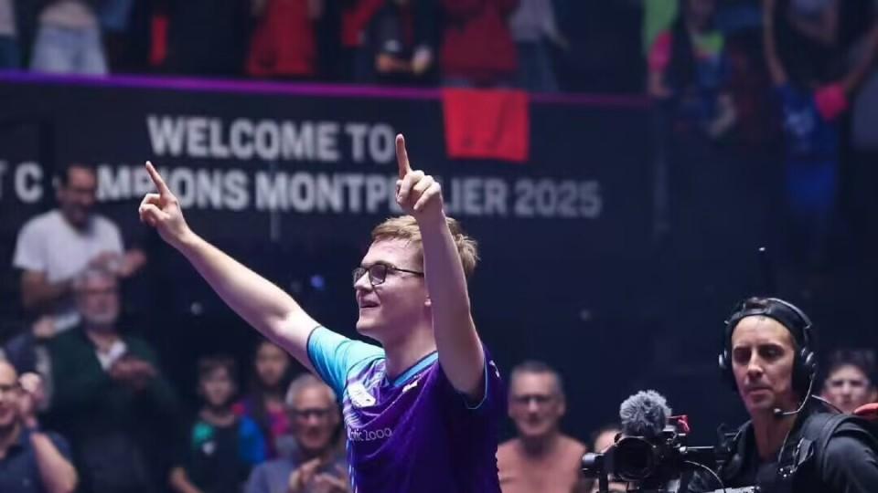 心理魔咒再现！张本智和关键分崩盘，打赢每一球时像得精神分裂症