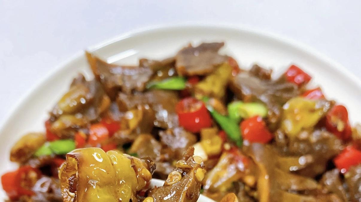 泡椒鸡胗，香辣脆爽