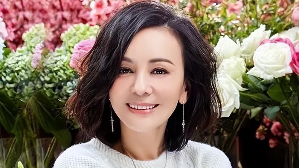 为啥这些女演员，天生就像“女霸总”？60后到70后都有！
