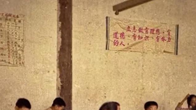 武汉夫妻教师在新疆：一次意外改变了孩子的命运