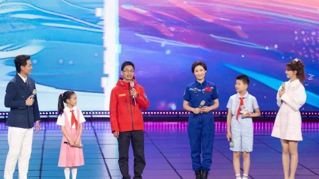 中国首位女航天员刘洋，完成任务后隐退，如今生活的如何？