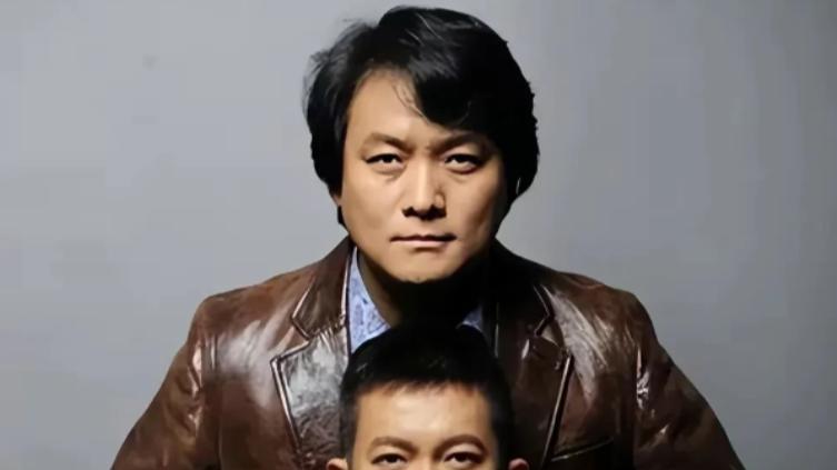 娱乐圈真有“靠哥上位”？杨志刚亲口承认：“我就是靠我哥！”这句话简直像炸弹，瞬间