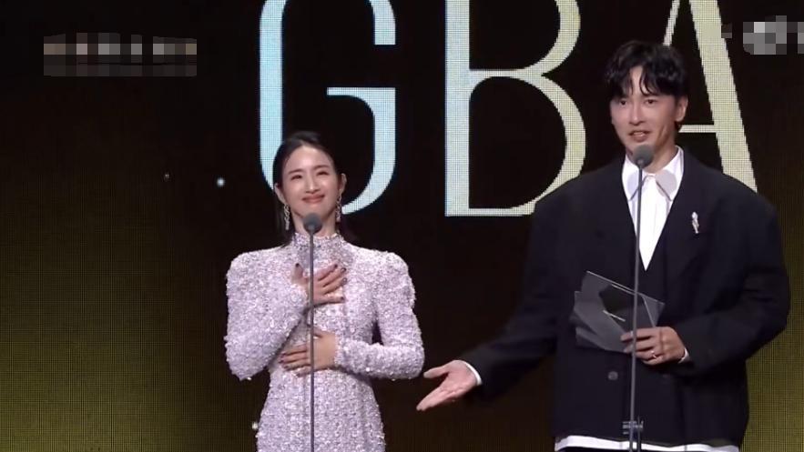 恭喜！他们结婚了！