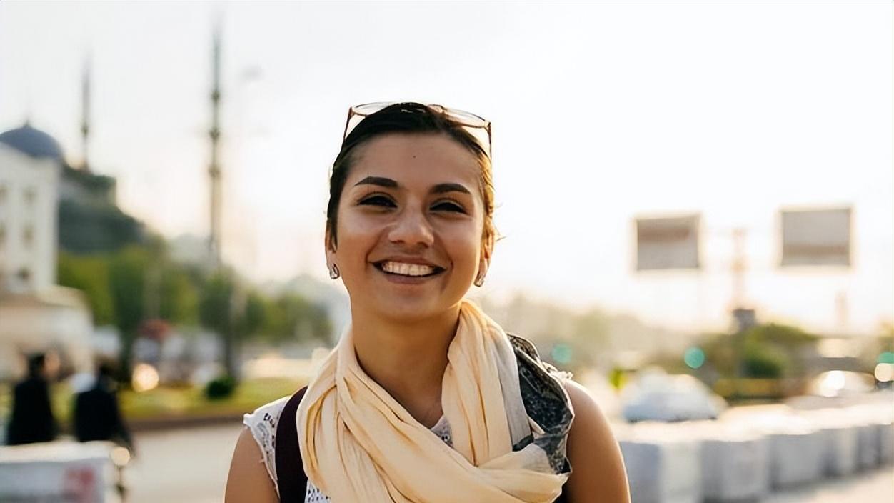 巴基斯坦姑娘远嫁中国3年，回家探亲竟被母亲拒之门外，背后的故事令人唏嘘