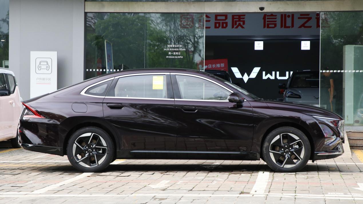 家用车真心建议看这款！2米8大轴距+五星安全认证，优惠后不到8万