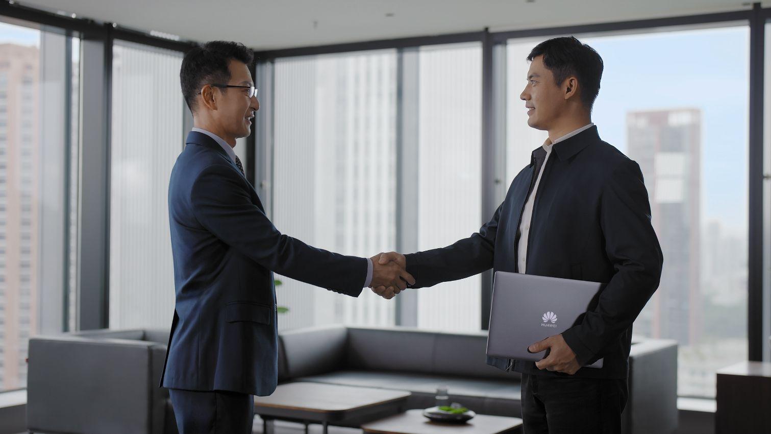 突破效率边界：华为擎云自主创新PC高效办公实测，重塑体验新标杆