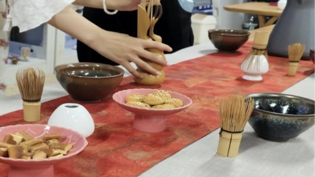 文学院社团举行“红楼茶韵，春日雅集”活动