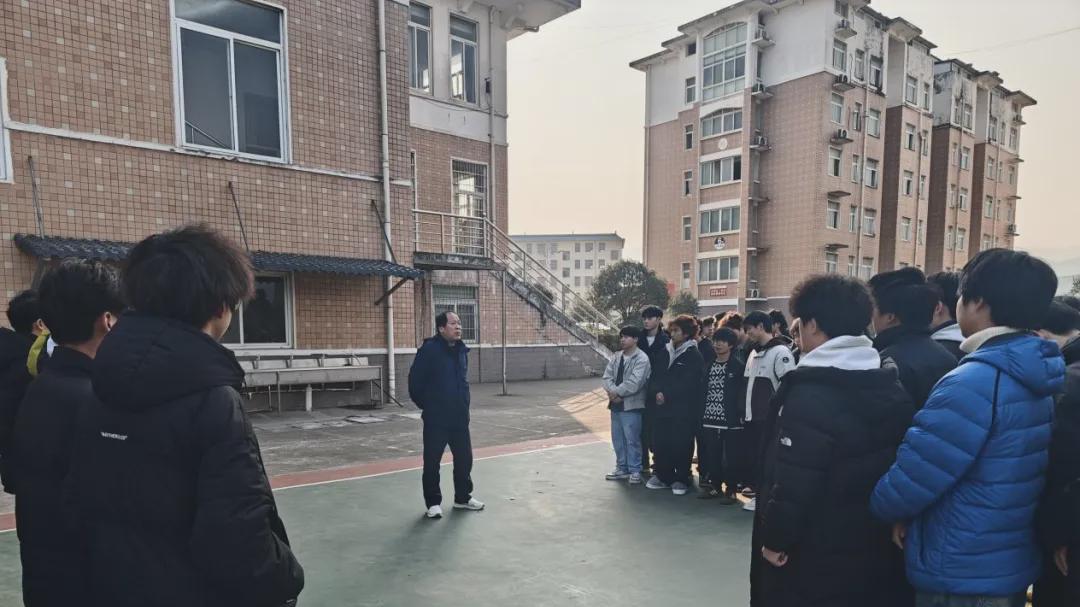 信阳涉外职业技术学院信息工程系开展消防安全应急演练