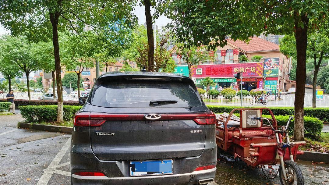 买车选白色还是黑色？二十年汽修工说出颜色背后的秘密