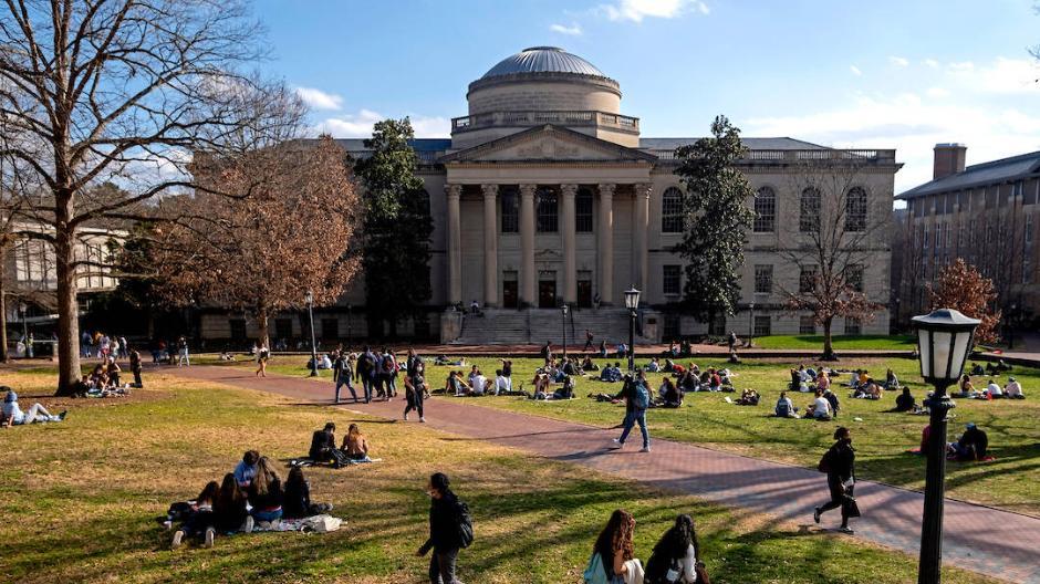 清华教授举家移民加拿大，出国只能当油漆工的他，5年后跳桥自尽