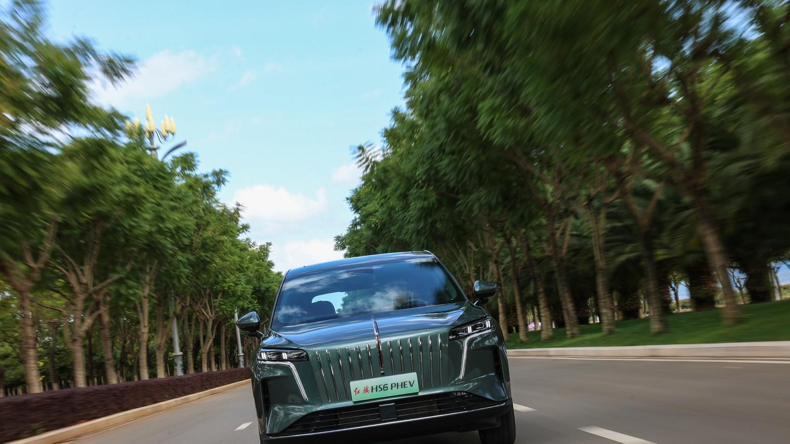 解锁家庭出行新体验，红旗HS6 PHEV的暖心设计