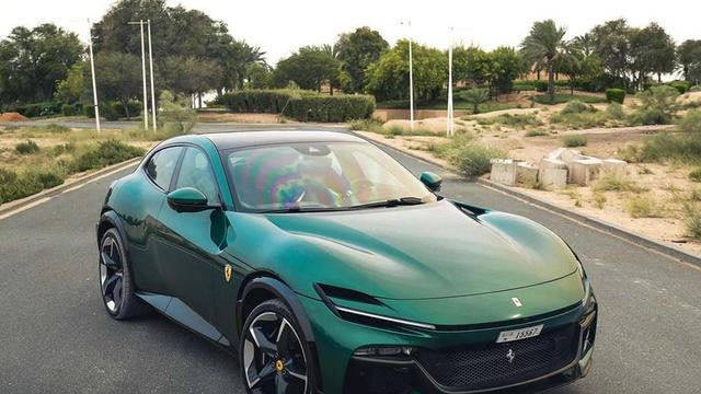 法拉利晒出绿色法拉利Purosangue暗讽小米YU7抄袭？