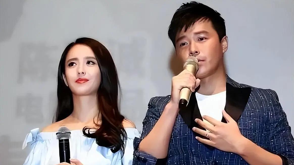 佟丽娅穿黑丝短裙，带儿子现身陈思诚工作室！青春靓丽年轻了不少