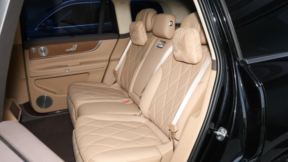 科技创新改变生活，宽敞空间助力出行，体验2025款问界M9