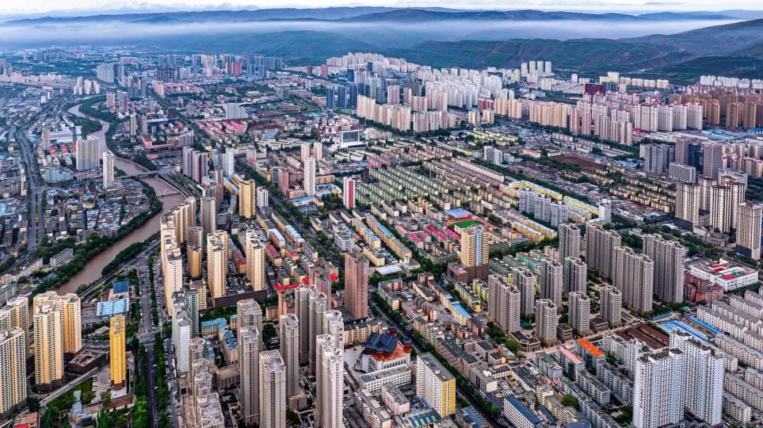 中国最 “硬核” 省会：因没有适合的做省会，把邻省城市借来当首府