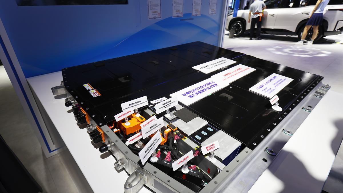 比亚迪固态电池1200km续航背后：用户焦虑真的解除了吗？