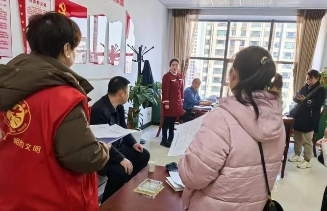 对社区工作者多一些理解和关爱最基层是最不容易的