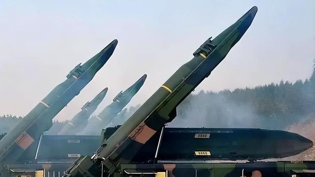 特朗普不准报复，话音刚落，伊朗镇国神器发射，美想找中方帮忙