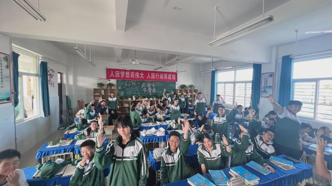 信阳市第一初级中学彭道勇：春风化雨育桃李 润物无声守初心