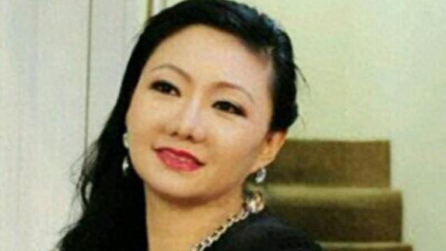一个昔日风光无限的女记者，面对六千多万的贪污指控，竟然在法庭上嚣张地说，就算判我
