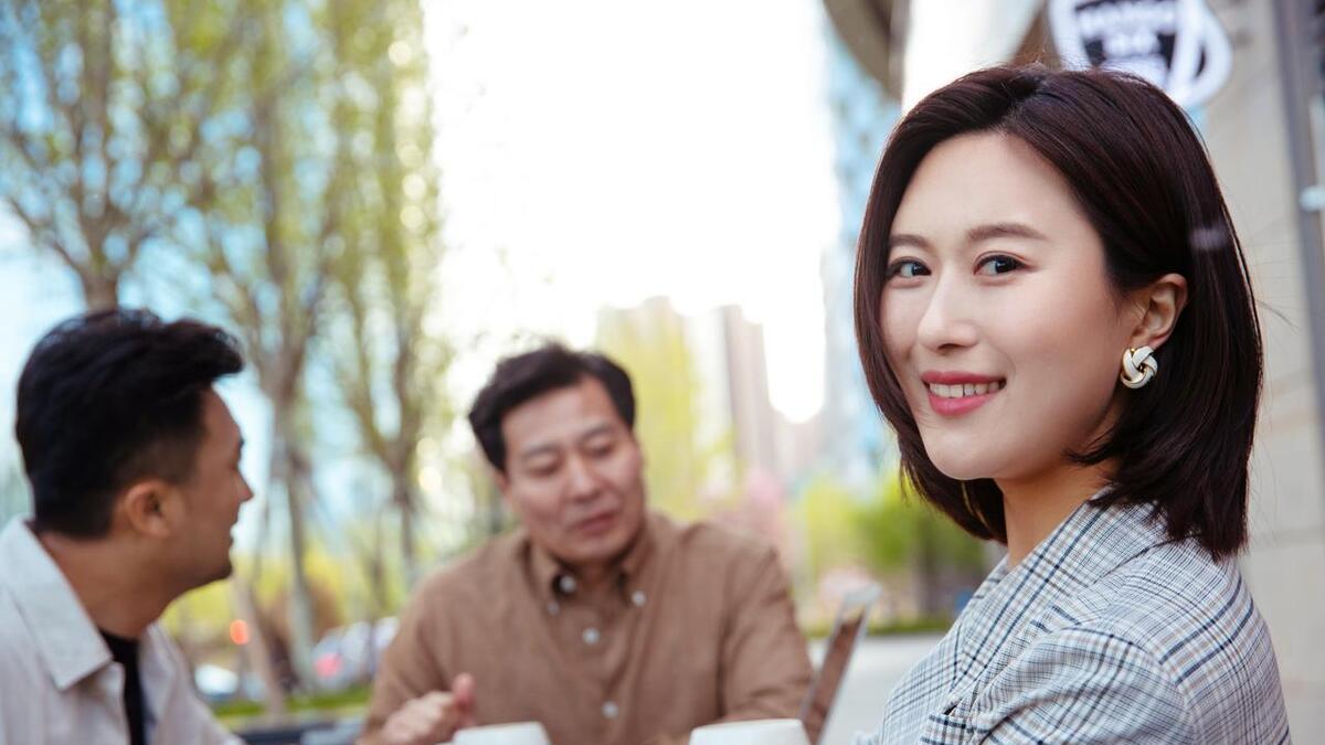 我老公从小跟大伯生活，结婚他发愁买房钱不够，大伯：给这10万块