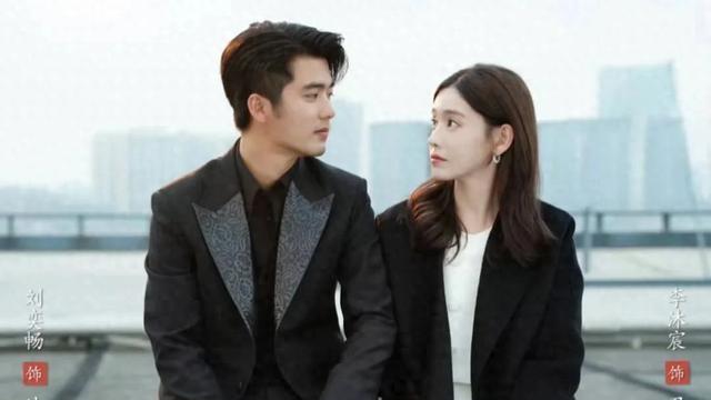 于正公开短剧女王恋情，女方凌晨道歉，网友怒斥护犊子行为