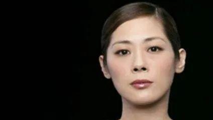 母亲是香港女星，父亲是活佛，他们两人的孩子现状18岁过得怎样