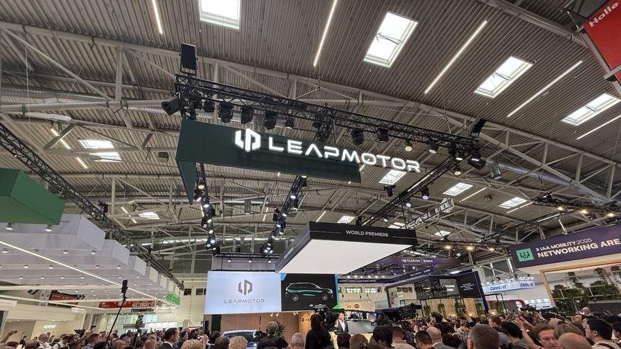 零跑全新车型亮相慕尼黑，创新先锋设计吸引全球目光