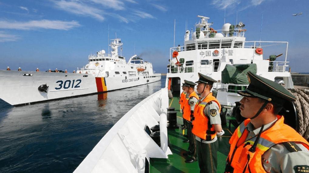 中方舰队列阵南海，仁爱礁被封锁，美军已经下场，菲破船补给成功